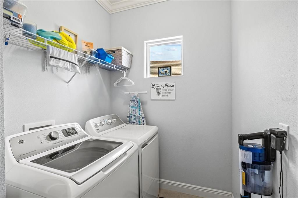 For Sale: $585,000 (3 beds, 2 baths, 1766 Square Feet)