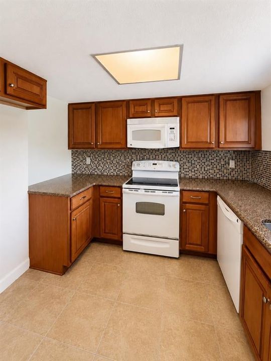 For Sale: $149,900 (2 beds, 2 baths, 1246 Square Feet)