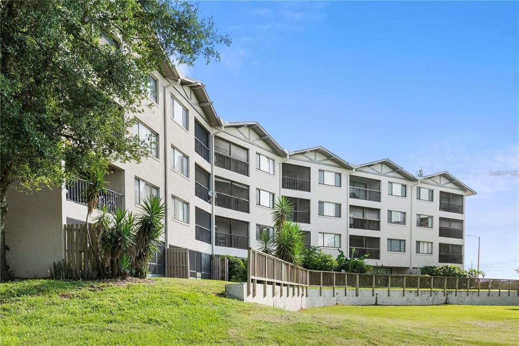 For Sale: $149,900 (2 beds, 2 baths, 1246 Square Feet)