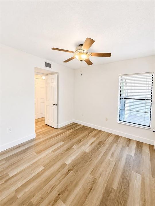 For Sale: $149,900 (2 beds, 2 baths, 1246 Square Feet)