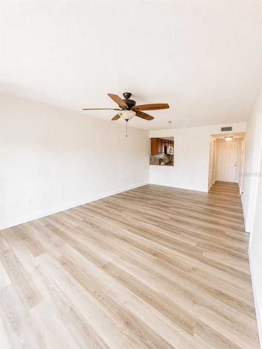 For Sale: $149,900 (2 beds, 2 baths, 1246 Square Feet)