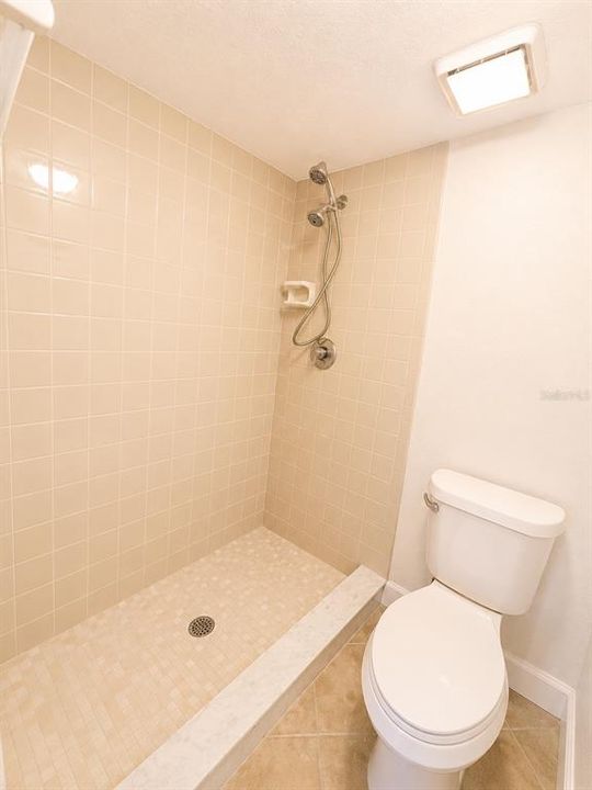 For Sale: $149,900 (2 beds, 2 baths, 1246 Square Feet)