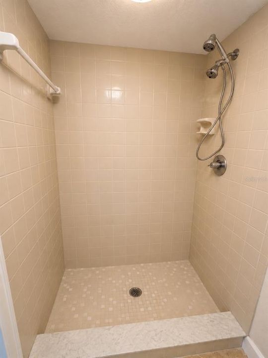 For Sale: $149,900 (2 beds, 2 baths, 1246 Square Feet)