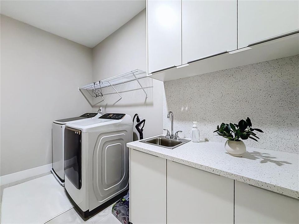 En Venta: $789,000 (5 camas, 4 baños, 3532 Pies cuadrados)