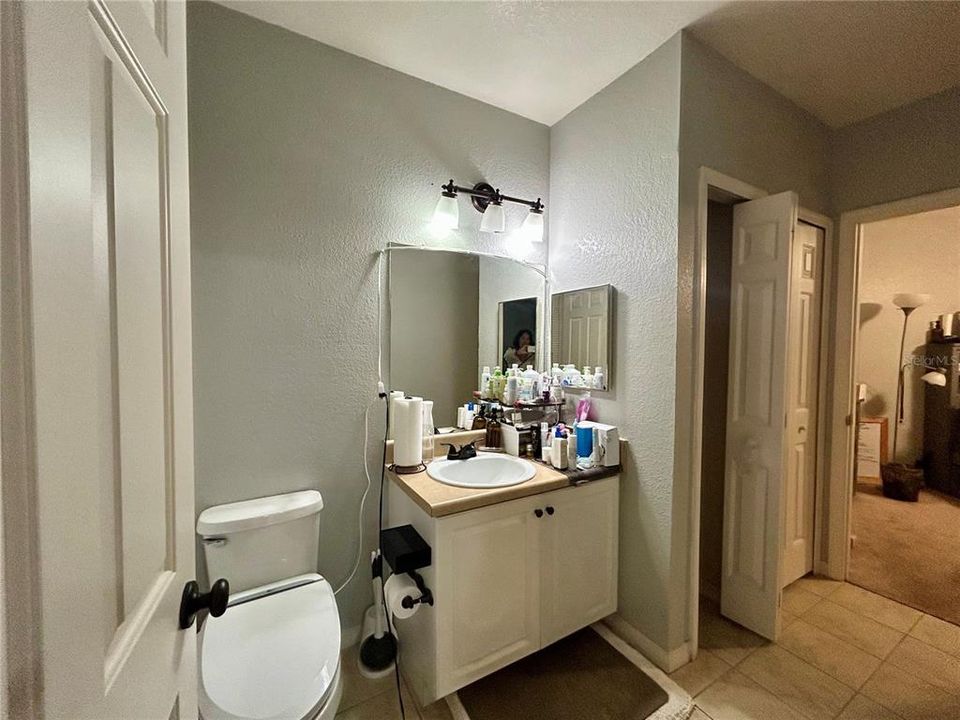 For Sale: $165,000 (1 beds, 1 baths, 772 Square Feet)