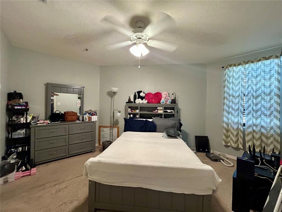 For Sale: $165,000 (1 beds, 1 baths, 772 Square Feet)