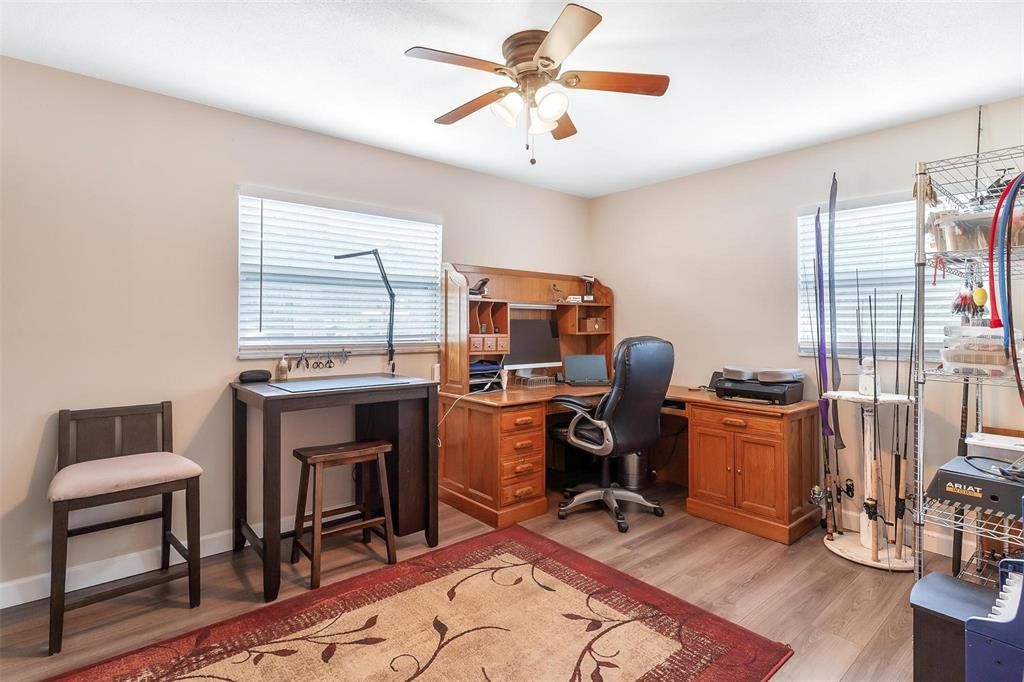 For Sale: $225,000 (4 beds, 1 baths, 1462 Square Feet)
