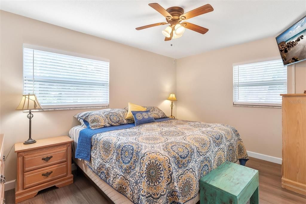 For Sale: $225,000 (4 beds, 1 baths, 1462 Square Feet)