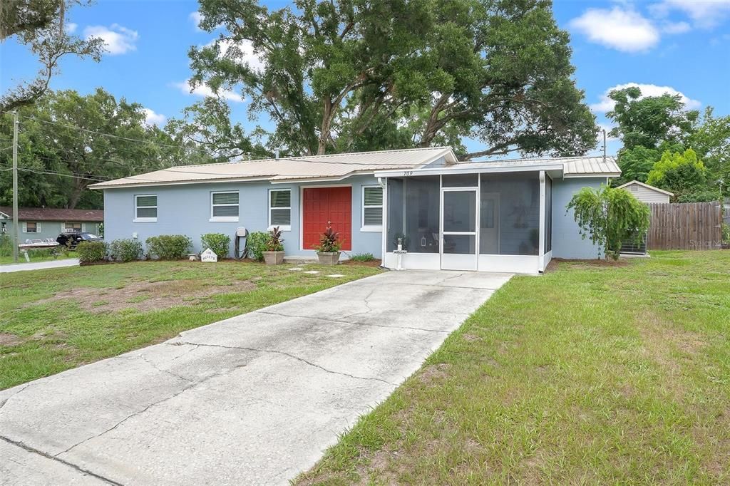 For Sale: $225,000 (4 beds, 1 baths, 1462 Square Feet)