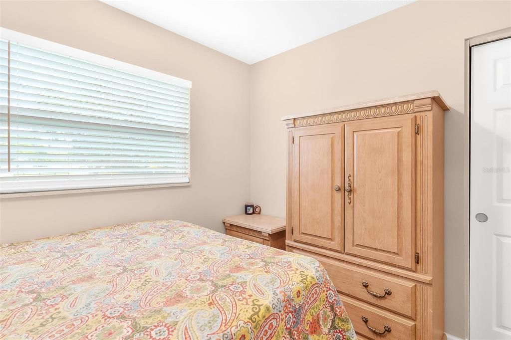For Sale: $225,000 (4 beds, 1 baths, 1462 Square Feet)