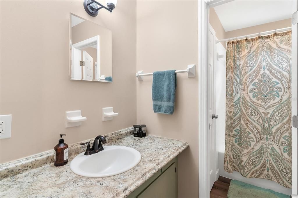 For Sale: $225,000 (4 beds, 1 baths, 1462 Square Feet)