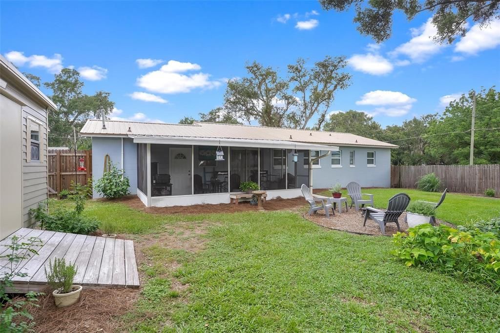 For Sale: $225,000 (4 beds, 1 baths, 1462 Square Feet)