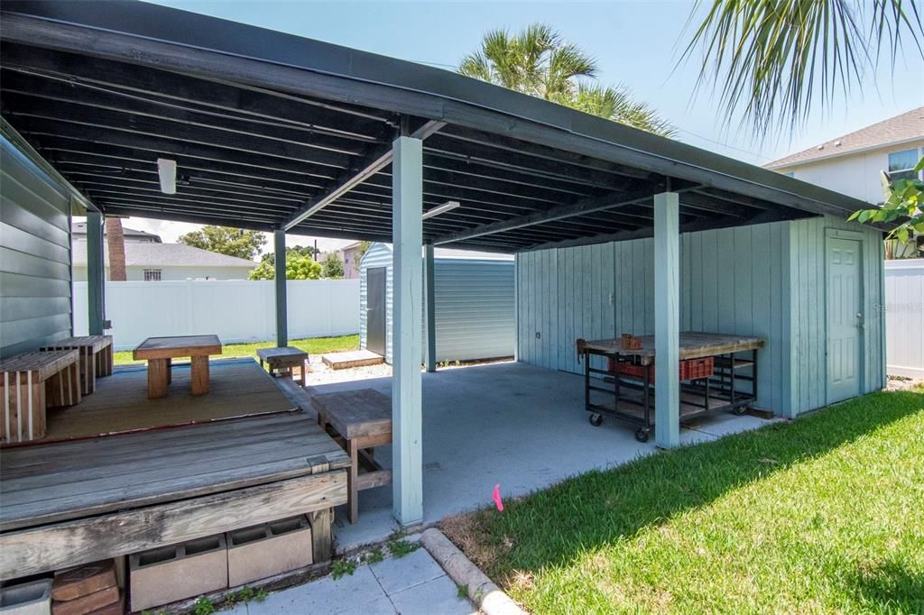 For Sale: $579,000 (2 beds, 1 baths, 1252 Square Feet)