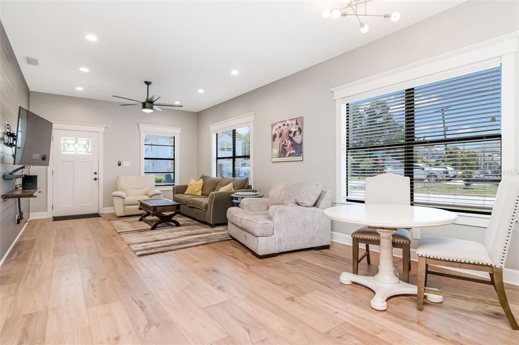 For Sale: $579,000 (2 beds, 1 baths, 1252 Square Feet)