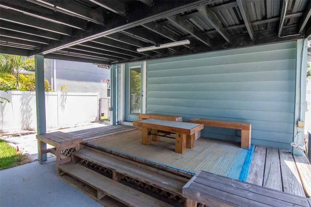 For Sale: $579,000 (2 beds, 1 baths, 1252 Square Feet)