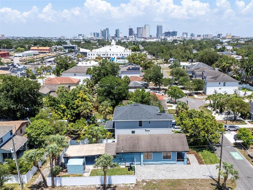 For Sale: $579,000 (2 beds, 1 baths, 1252 Square Feet)