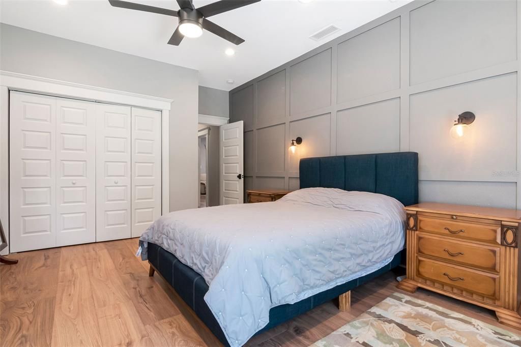 For Sale: $579,000 (2 beds, 1 baths, 1252 Square Feet)