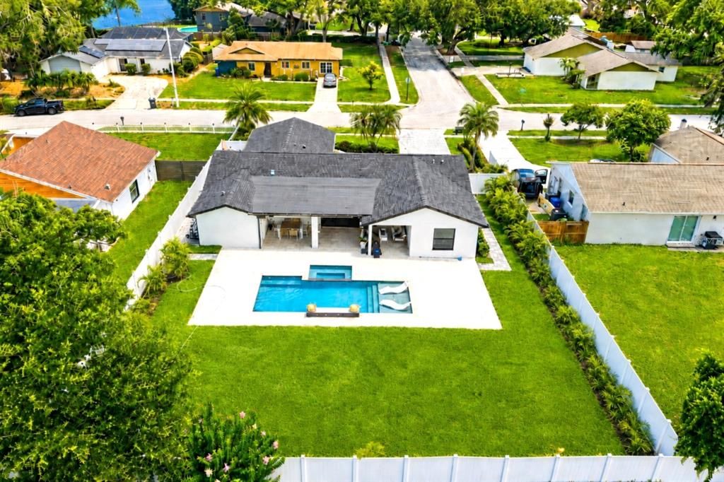 На продажу: $899,999 (3 спален, 3 ванн, 2342 Квадратных фут)