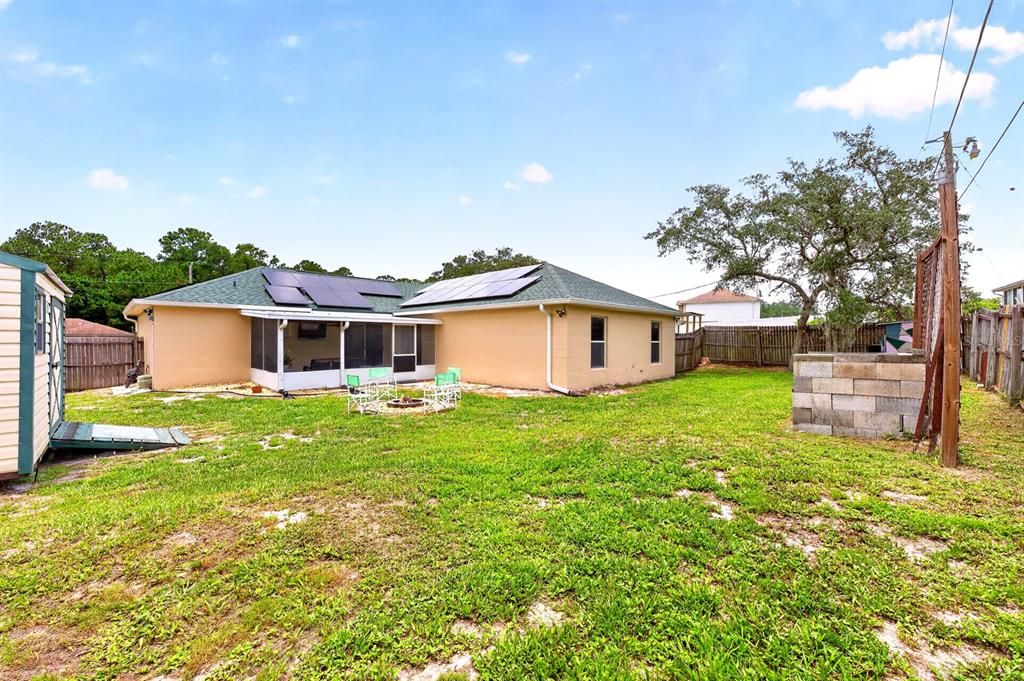 En Venta: $335,000 (4 camas, 2 baños, 1688 Pies cuadrados)