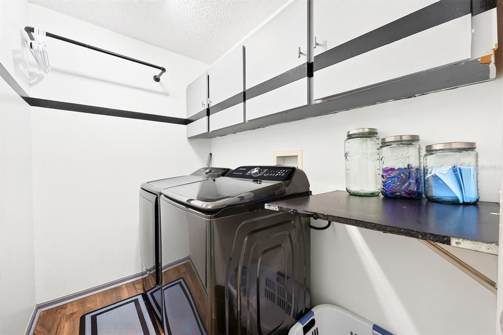 En Venta: $335,000 (4 camas, 2 baños, 1688 Pies cuadrados)