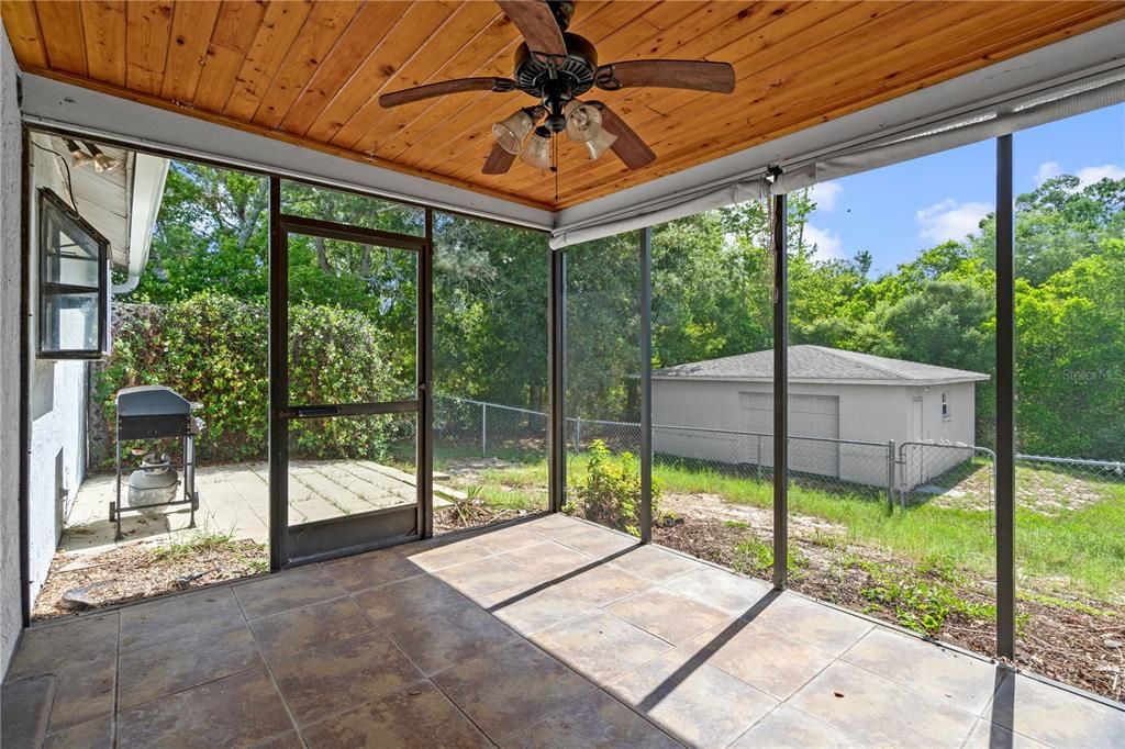 For Sale: $260,000 (3 beds, 2 baths, 1144 Square Feet)