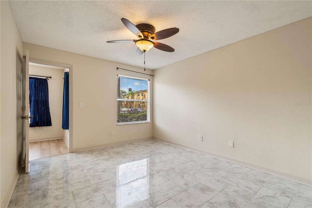 For Sale: $160,000 (2 beds, 2 baths, 1101 Square Feet)