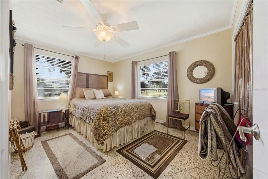 Activo con contrato: $579,000 (4 camas, 2 baños, 2058 Pies cuadrados)