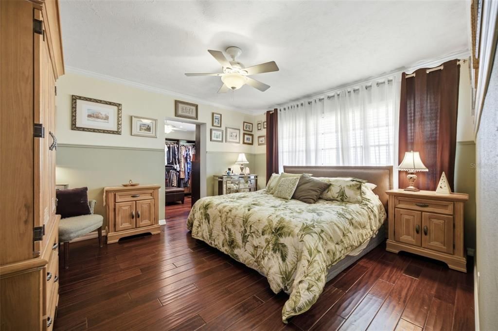 Activo con contrato: $579,000 (4 camas, 2 baños, 2058 Pies cuadrados)