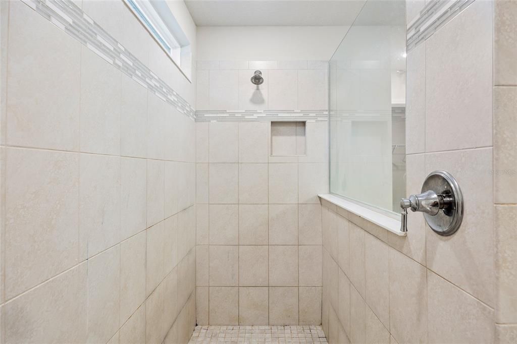 На продажу: $695,000 (5 спален, 3 ванн, 2578 Квадратных фут)