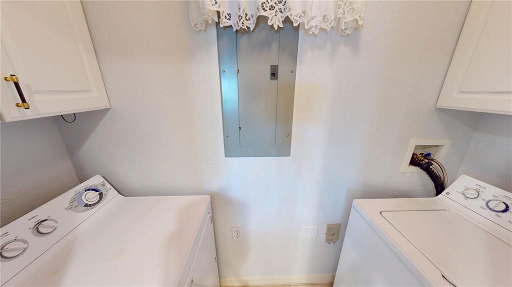 For Rent: $2,100 (3 beds, 2 baths, 1498 Square Feet)