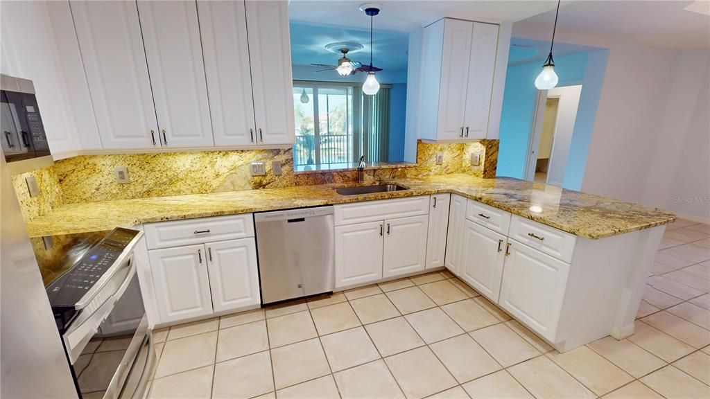 For Rent: $2,100 (3 beds, 2 baths, 1498 Square Feet)