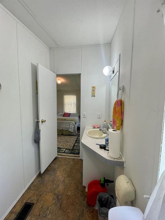For Sale: $140,000 (2 beds, 2 baths, 960 Square Feet)