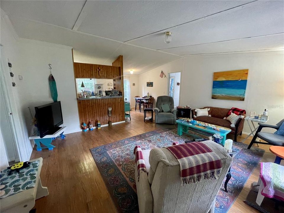 For Sale: $140,000 (2 beds, 2 baths, 960 Square Feet)