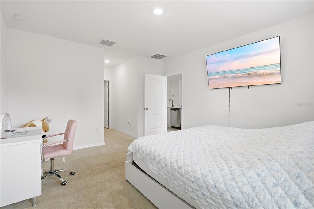 For Sale: $330,000 (3 beds, 2 baths, 1725 Square Feet)