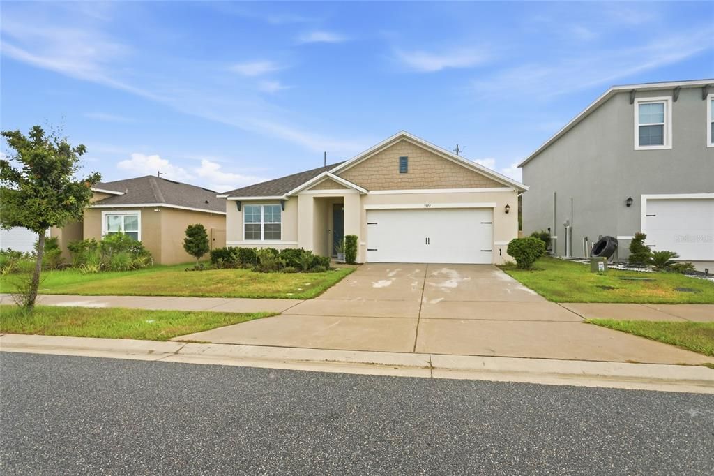For Sale: $330,000 (3 beds, 2 baths, 1725 Square Feet)