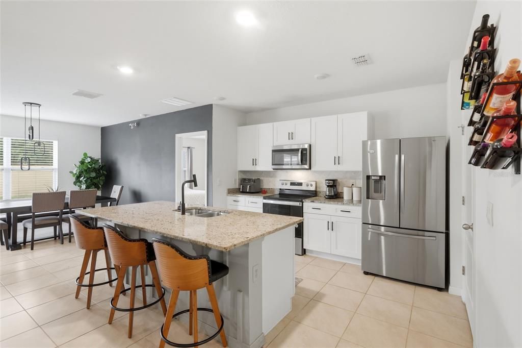 For Sale: $330,000 (3 beds, 2 baths, 1725 Square Feet)