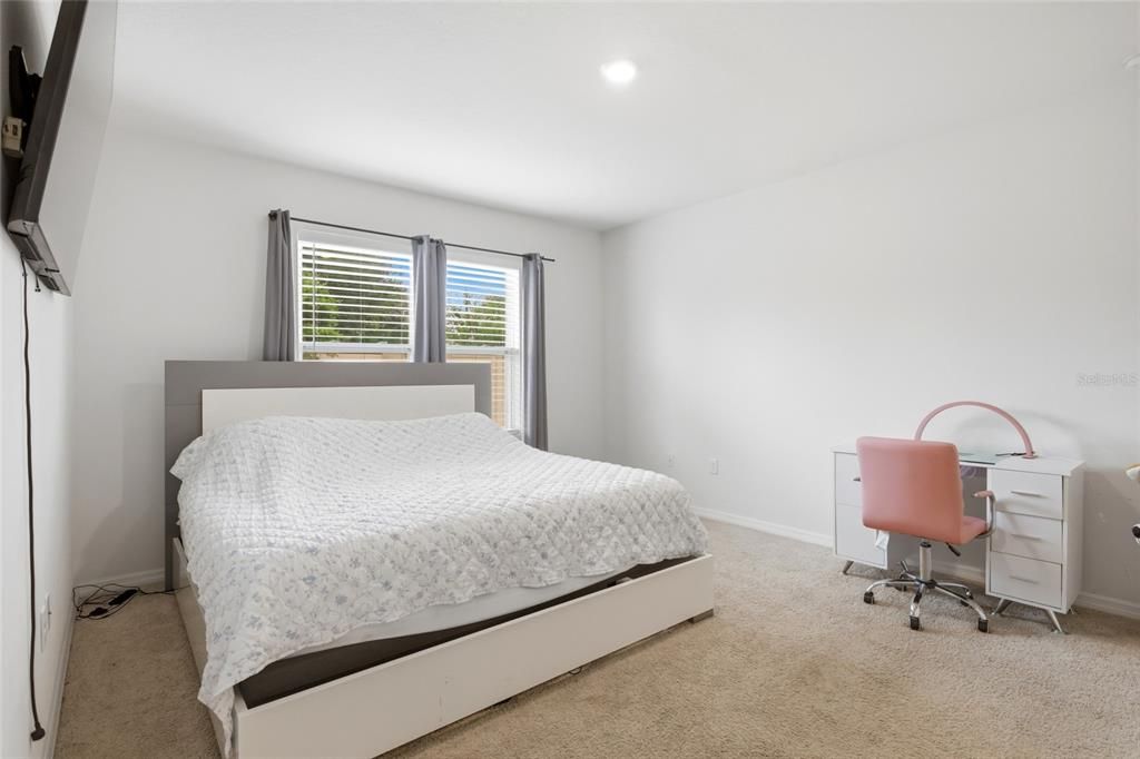 For Sale: $330,000 (3 beds, 2 baths, 1725 Square Feet)