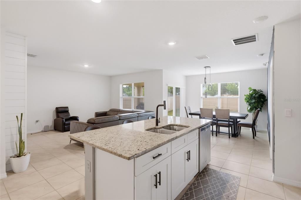 For Sale: $330,000 (3 beds, 2 baths, 1725 Square Feet)