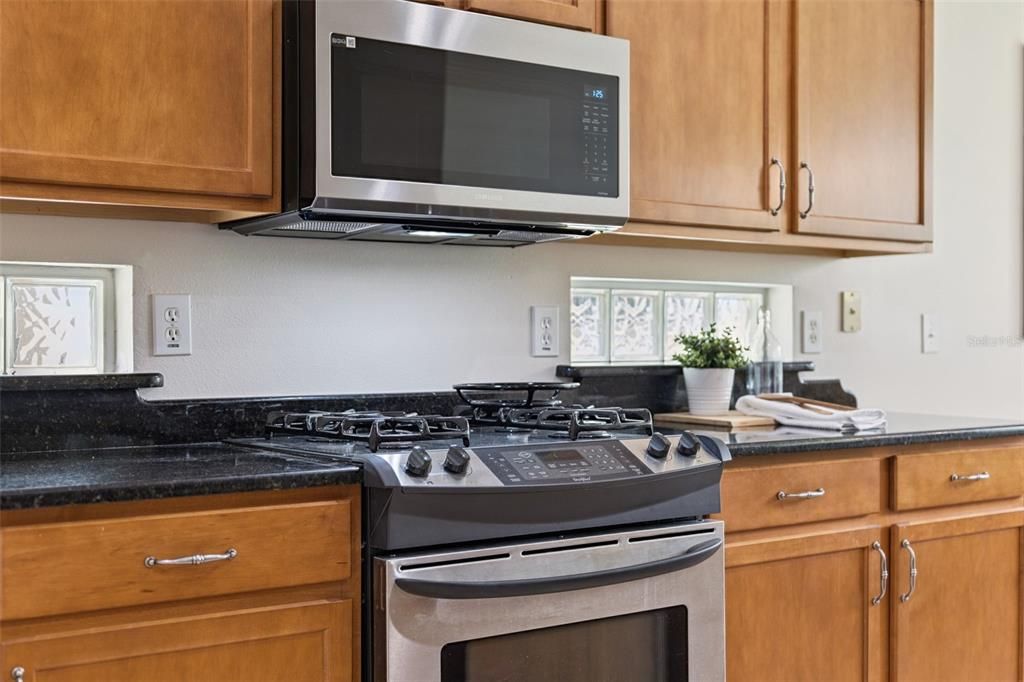 For Sale: $370,000 (3 beds, 2 baths, 1863 Square Feet)