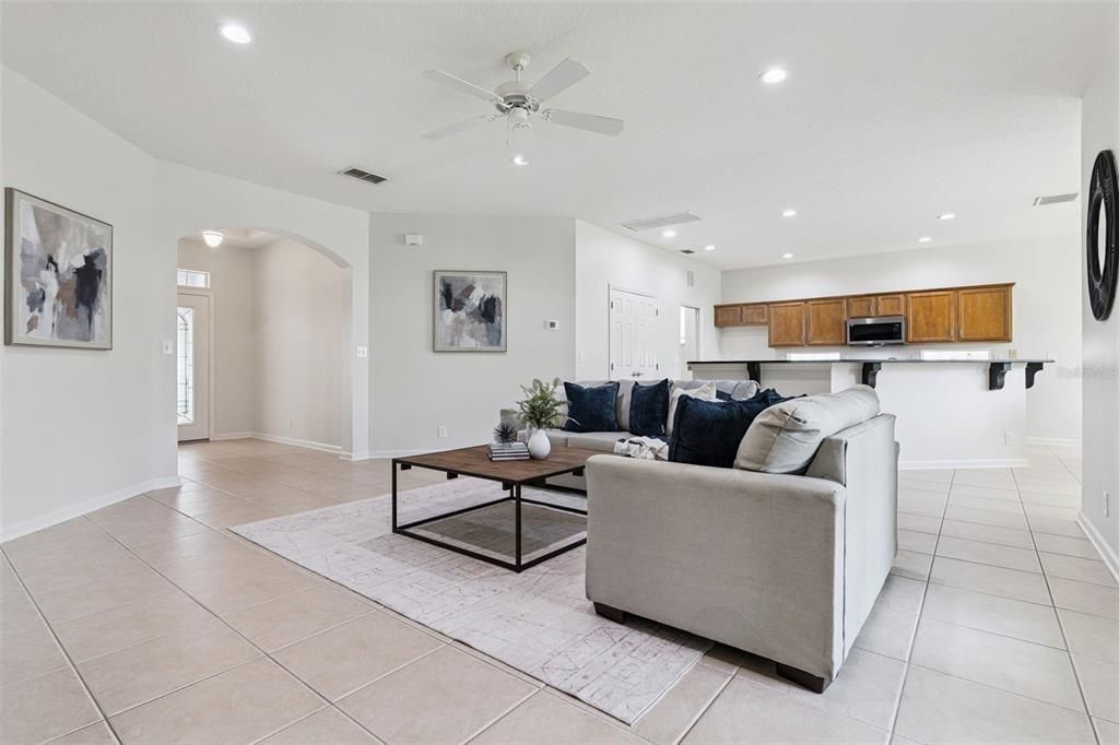 For Sale: $370,000 (3 beds, 2 baths, 1863 Square Feet)