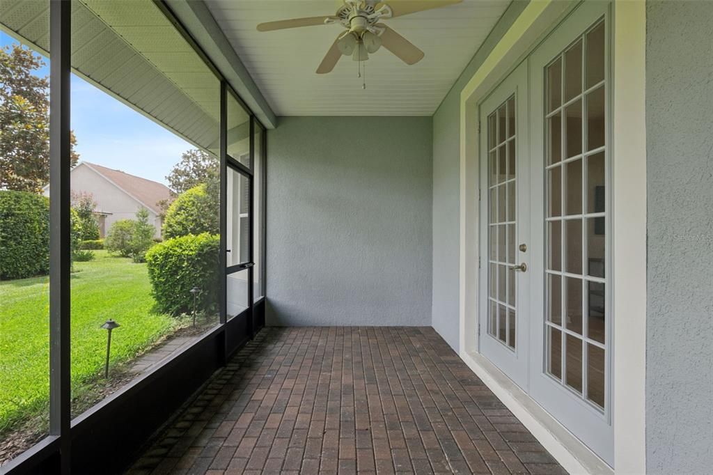 For Sale: $370,000 (3 beds, 2 baths, 1863 Square Feet)