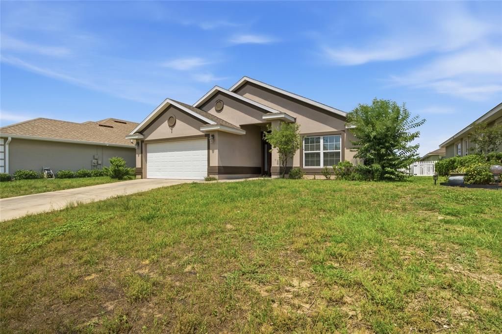 For Sale: $345,000 (4 beds, 2 baths, 1825 Square Feet)