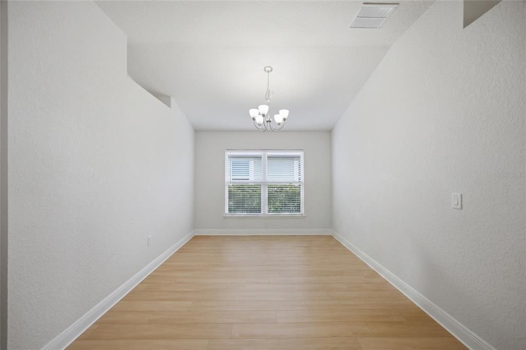 For Sale: $345,000 (4 beds, 2 baths, 1825 Square Feet)