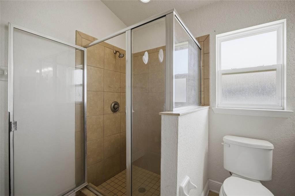 For Sale: $345,000 (4 beds, 2 baths, 1825 Square Feet)