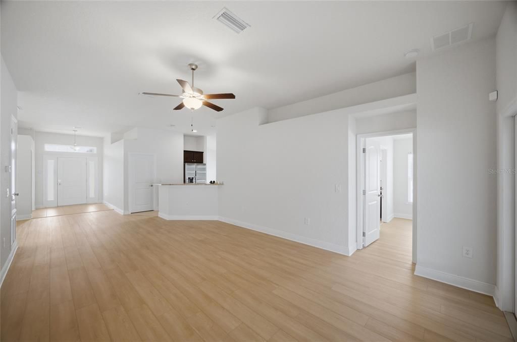For Sale: $345,000 (4 beds, 2 baths, 1825 Square Feet)