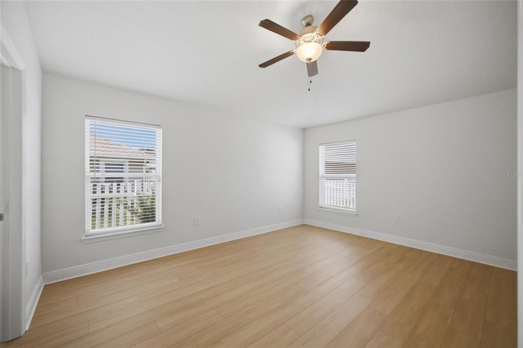For Sale: $345,000 (4 beds, 2 baths, 1825 Square Feet)