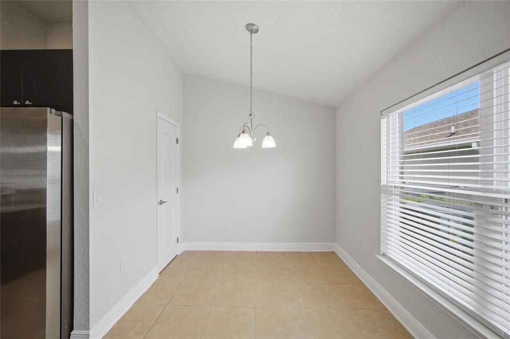 For Sale: $345,000 (4 beds, 2 baths, 1825 Square Feet)