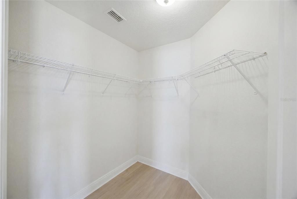 For Sale: $345,000 (4 beds, 2 baths, 1825 Square Feet)