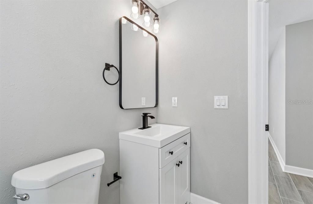 For Sale: $499,900 (3 beds, 2 baths, 1399 Square Feet)