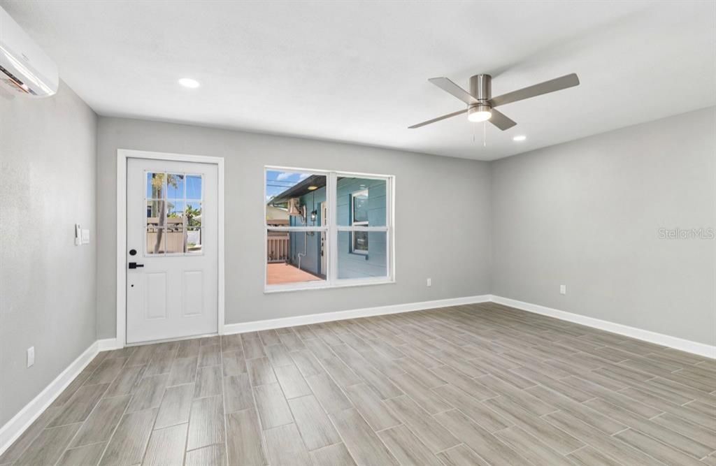 For Sale: $499,900 (3 beds, 2 baths, 1399 Square Feet)